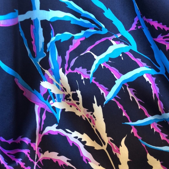 Julie Brown 100 silk halter shift dress lined colorful graphic print 4 - Picture 9 of 10